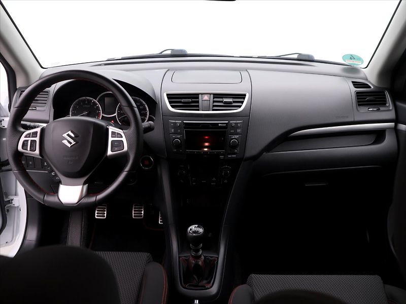 Suzuki Swift 1,6 VVT 100kW Sport Aut.klima - fotka 27 z 35