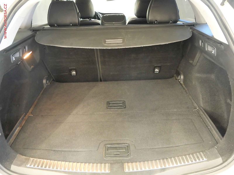 Renault Mégane (2017) 1.5 DCi, ČR, navi, autoAC - fotka 7 z 19