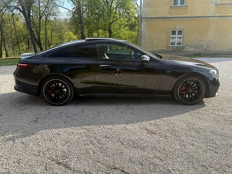 Mercedes-Benz Třídy E (2022) - fotka 80 z 91