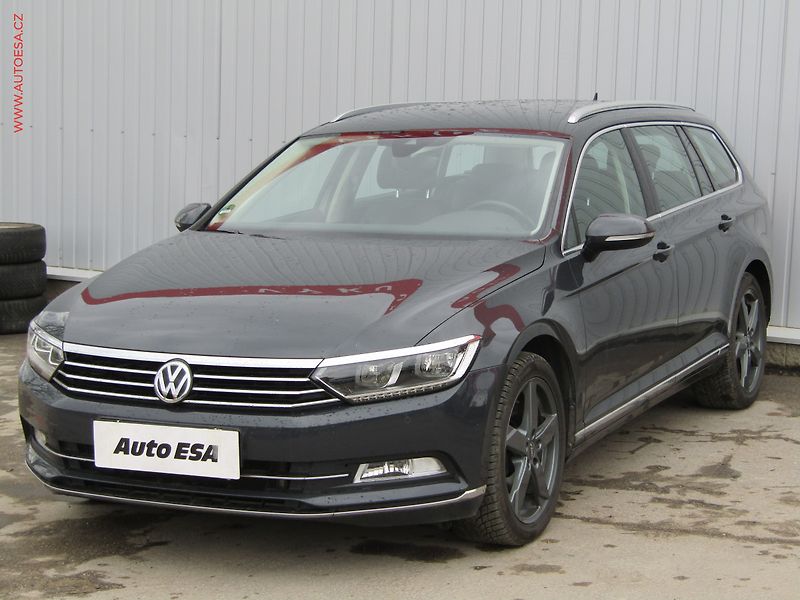 Volkswagen Passat (2018) 2.0TDi, Highline, DSG, LED - fotka 3 z 21