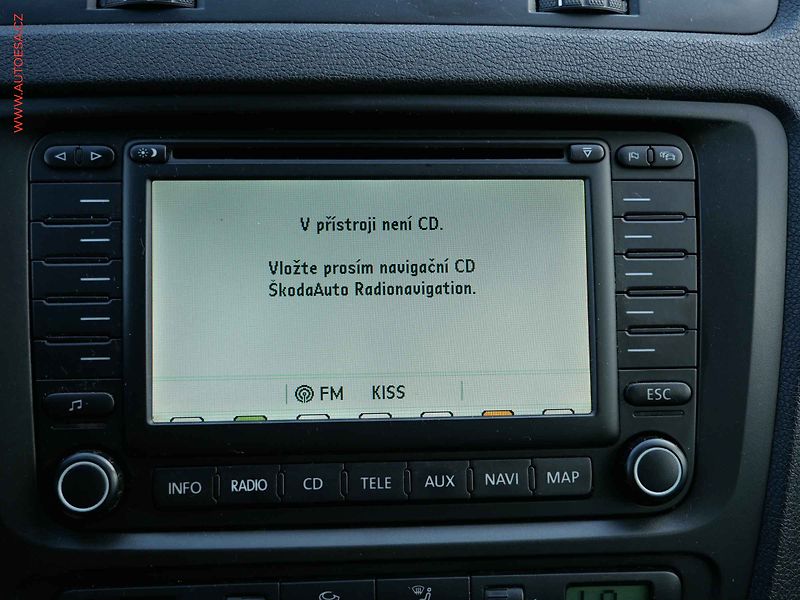 Škoda Octavia (2007) 2.0FSI, Xenon, šíbr, kůže - fotka 17 z 19