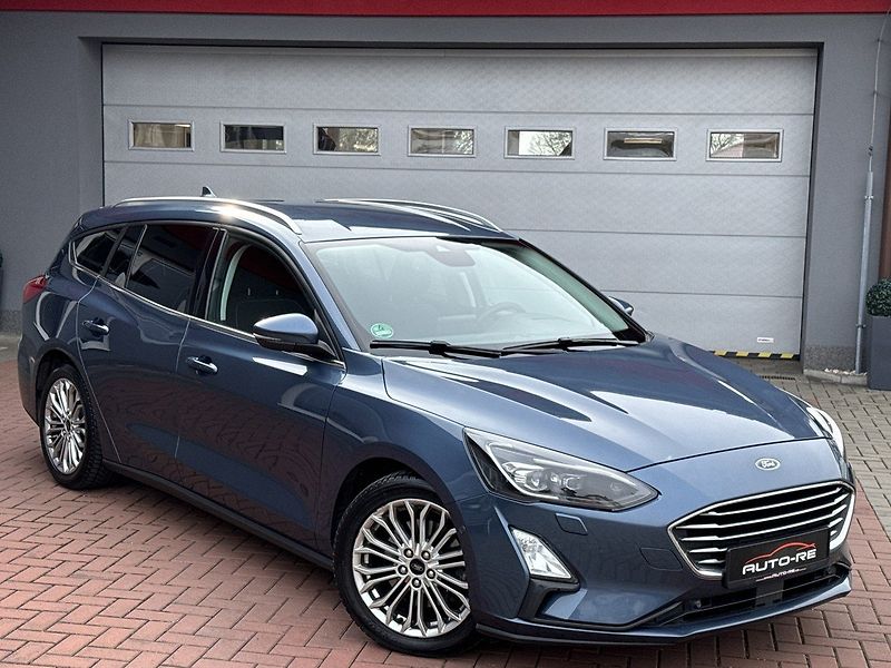 Ford Focus (2018) 2.0TDCi Titanium LED Kamera - fotka 1 z 49