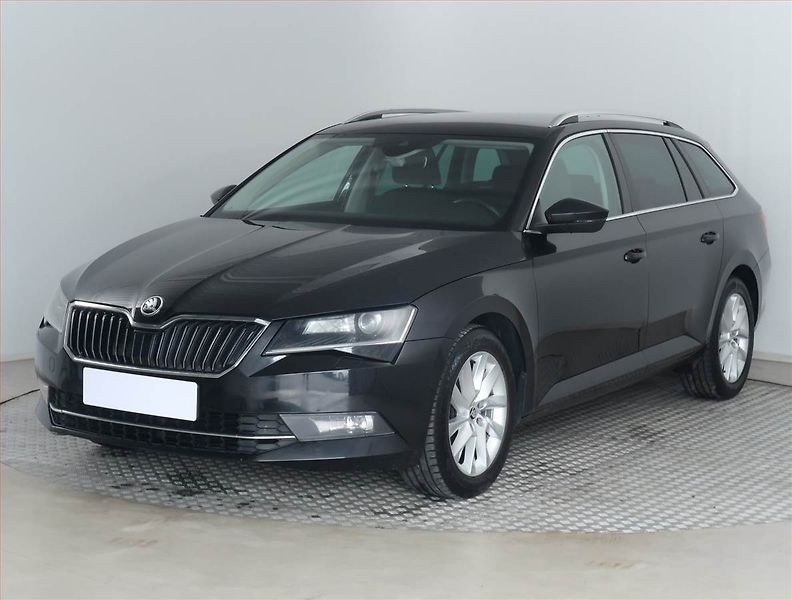 Škoda Superb (2016) Style 2.0 TDI, Automat, Navi - fotka 2 z 19