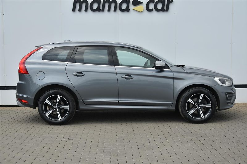 Volvo XC60 2.0 T6 225kW AWD R-DESIGN ČR - fotka 8 z 28