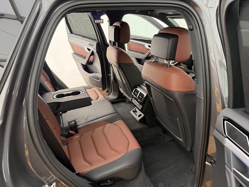Volkswagen Touareg 3.0Tdi*210kw*DPH*Final Edition - fotka 17 z 49