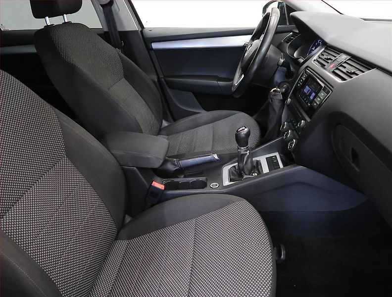 Škoda Octavia (2016) Ambition 2.0 TDI, Tempomat - fotka 9 z 13