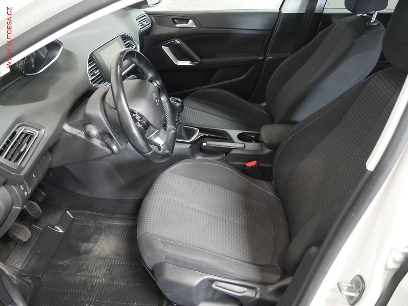 Peugeot 308 (2020) 1.5HDi, ČR, AC, tempo - fotka 9 z 17