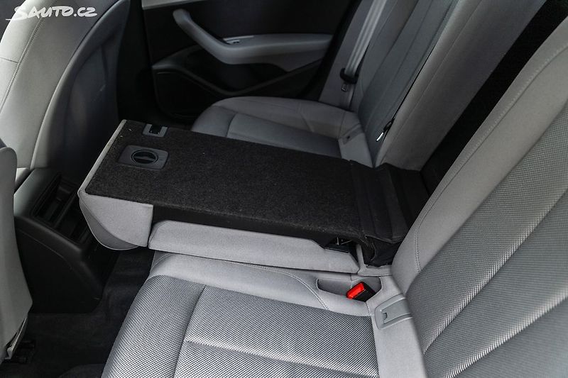 Audi A4 2.0 TDI quattro*Servis - fotka 41 z 43