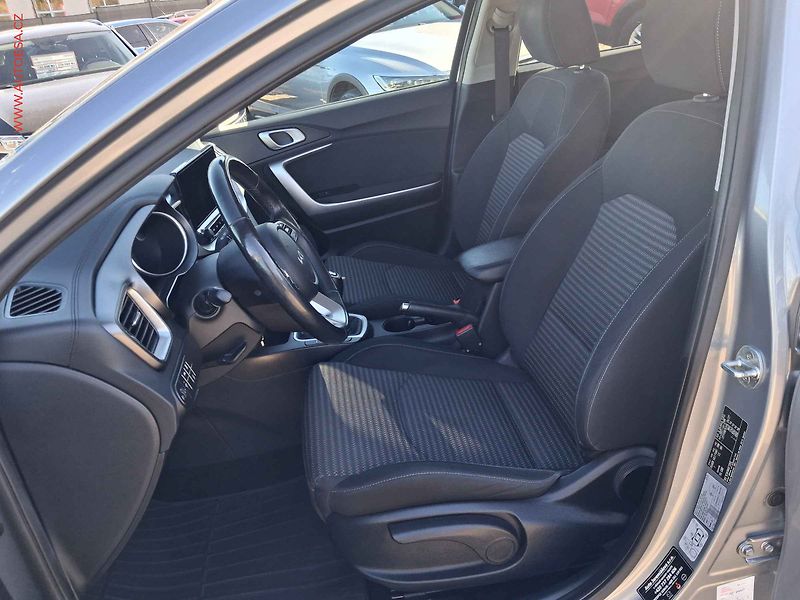 Kia Ceed (2022) 1.5 TGDi, 1.maj,ČR, TOP - fotka 9 z 18