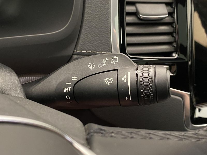 Volvo XC90 B5 AWD BRIGHT PLUS AUT 7míst - fotka 23 z 64