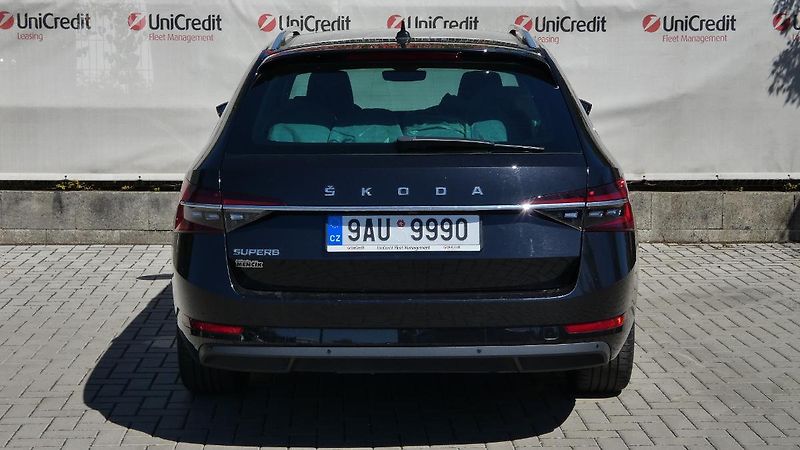 Škoda Superb Combi 1.5 TSI DSG Style - fotka 4 z 27