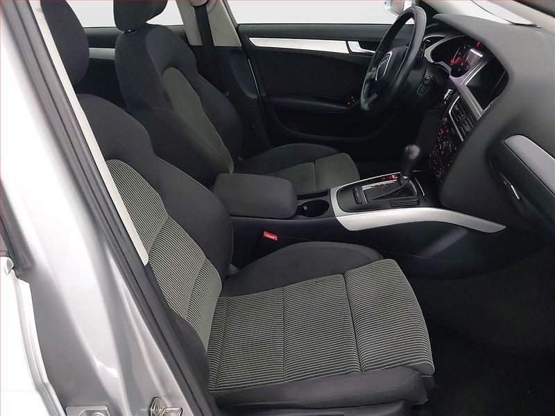 Audi A4 (2008) Ambiente 2.0 TDI, Automat - fotka 9 z 20