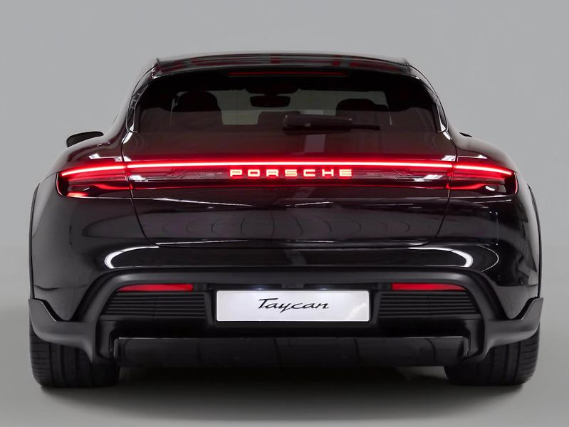 Porsche Taycan 4 Cross Turismo HuD Pano 360 - fotka 7 z 25