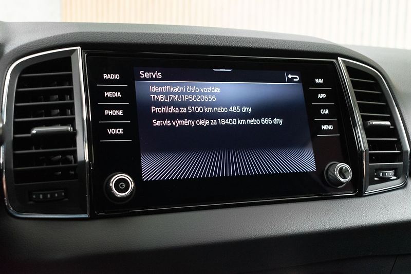 Škoda Karoq 2.0 TDI 4x4*TAŽNÉ*STYLE*ČR 1.M - fotka 32 z 41