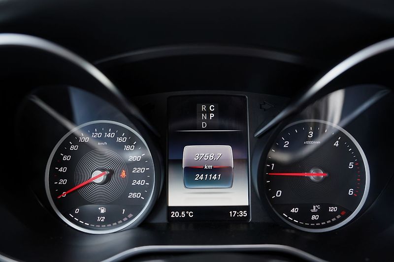 Mercedes-Benz Třídy V V300d XL/Burm/ČR/8 míst/176 KW - fotka 39 z 46