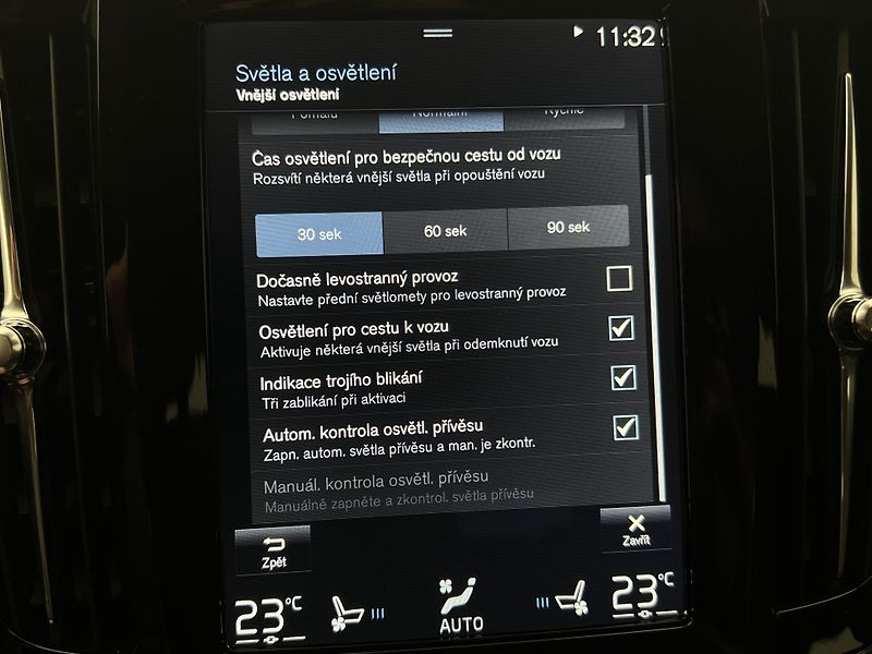 Volvo V90 CC D5 AWD PRO CZ 1. maj. - fotka 37 z 44