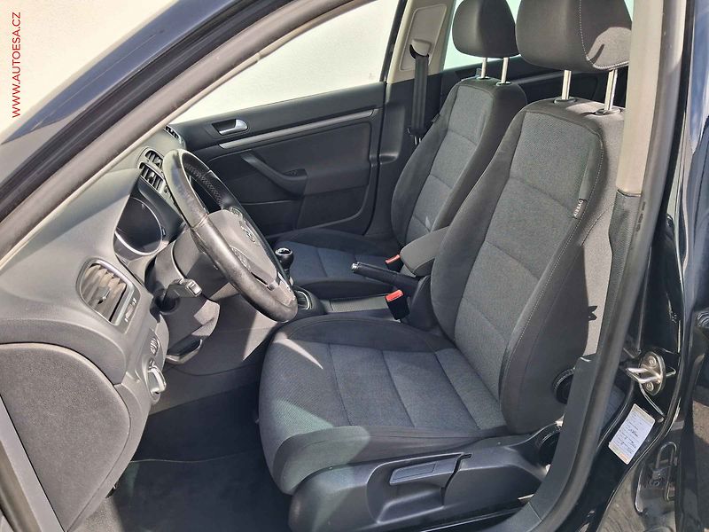 Volkswagen Golf (2011) 1.6 TDi, Style, +kola - fotka 9 z 18