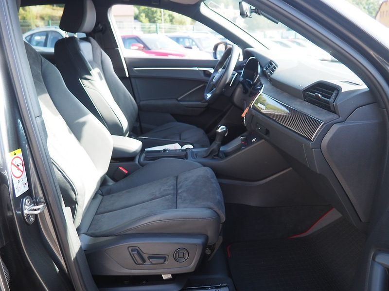 Audi RS Q3 (2020) 2.5 TFSI 294 kW, S-Tronic, CZ - fotka 17 z 38