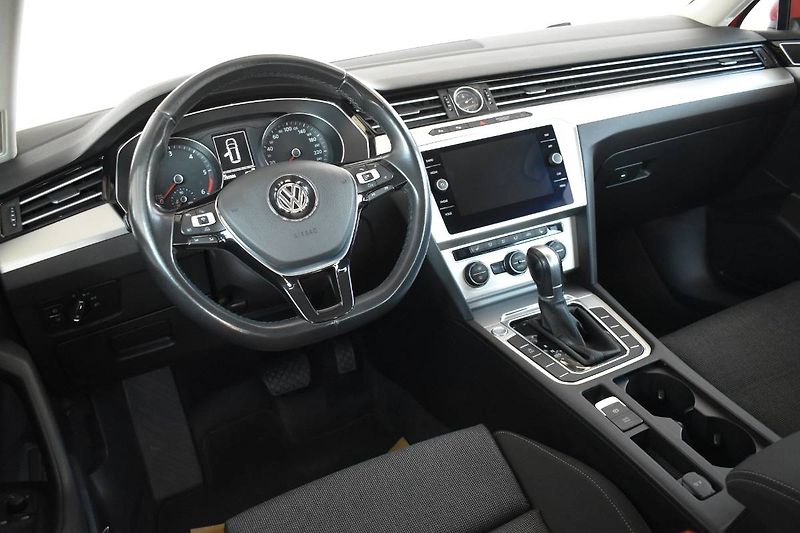 Volkswagen Passat Variant (2017) 2.0TDI 110kW, LED, el. vyhřiív - fotka 5 z 22