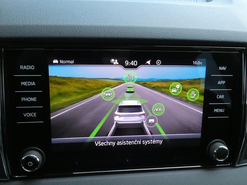 Škoda Karoq (2026) Top Selection 1.5 TSI 110 kW D - fotka 30 z 30