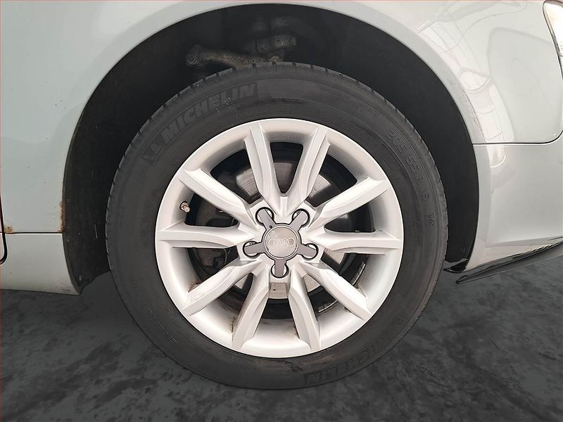 Audi A4 (2005) 2.0 TDI, Automat, nová STK - fotka 15 z 17