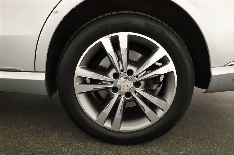 Mercedes-Benz Třídy E (2013) E 400 4MATIC, 4X4, Automat - fotka 12 z 18