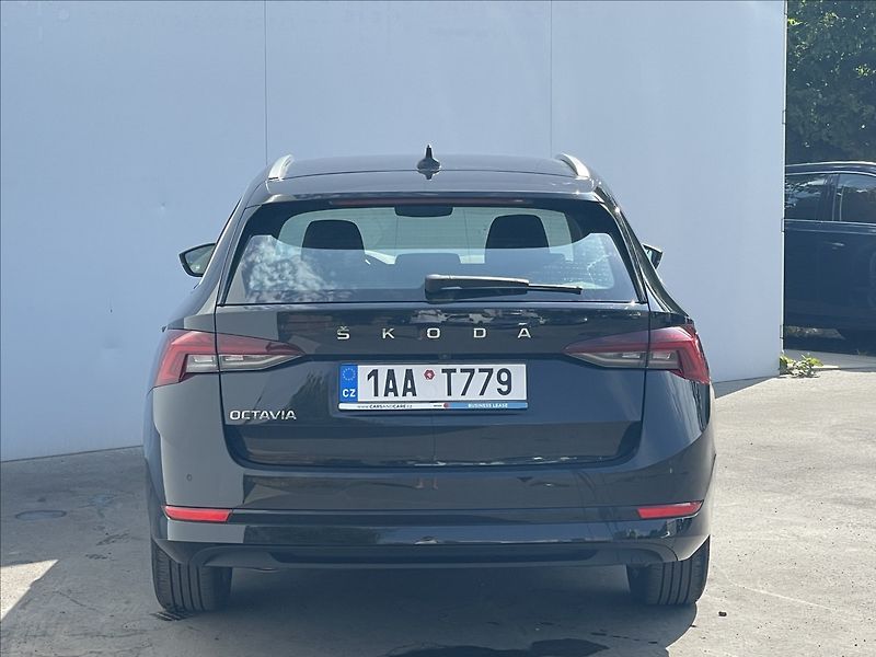 Škoda Octavia 2,0 TDI DSG Style Plus Top ACC - fotka 23 z 23