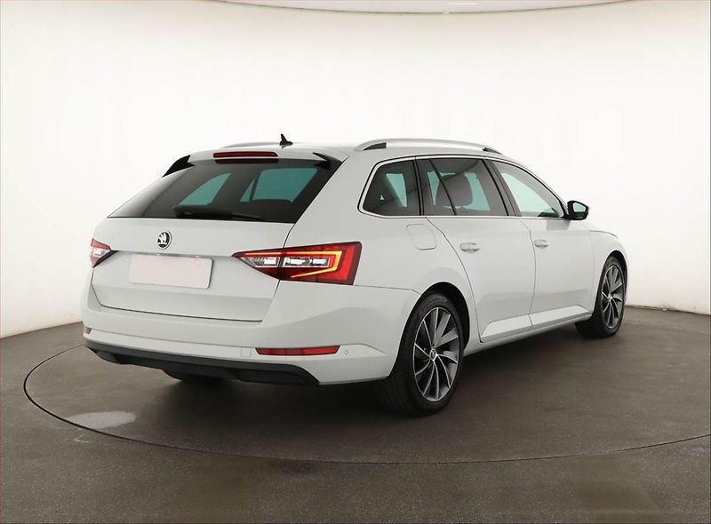 Škoda Superb (2018) Laurin&Klement 2.0 TDI 4x4 - fotka 5 z 16