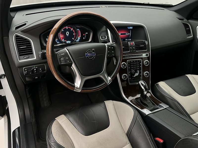 Volvo XC60 D5 AWD POLESTAR SUMMUM AUT  - fotka 4 z 38