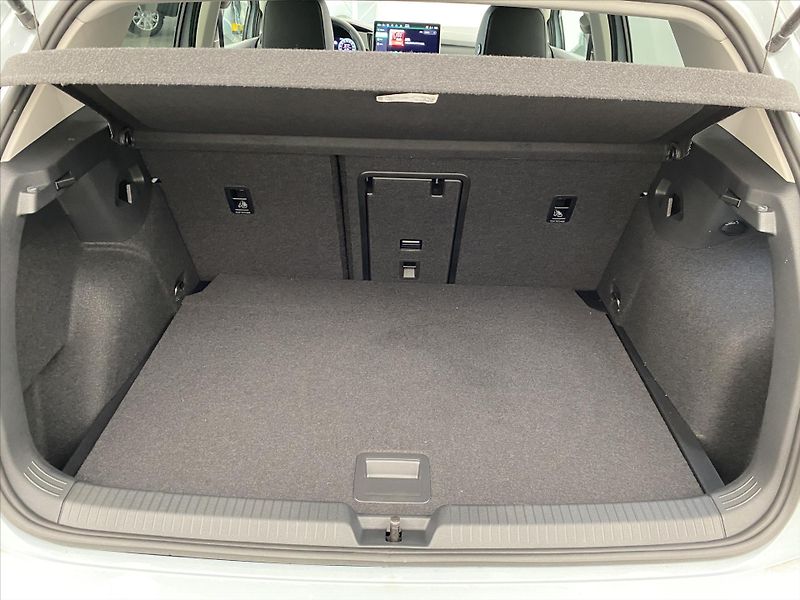 Volkswagen Golf 1,5 TSI 110 kW People - fotka 20 z 24