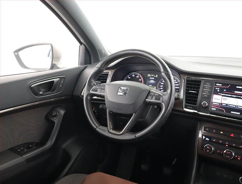 Seat Ateca (2017) 1.4 TSI, 4X4, ČR,1.maj - fotka 7 z 25