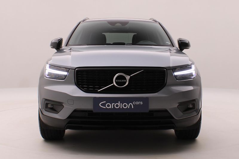 Volvo XC40 D4 AWD R-DESIGN AUT CZ - fotka 15 z 43