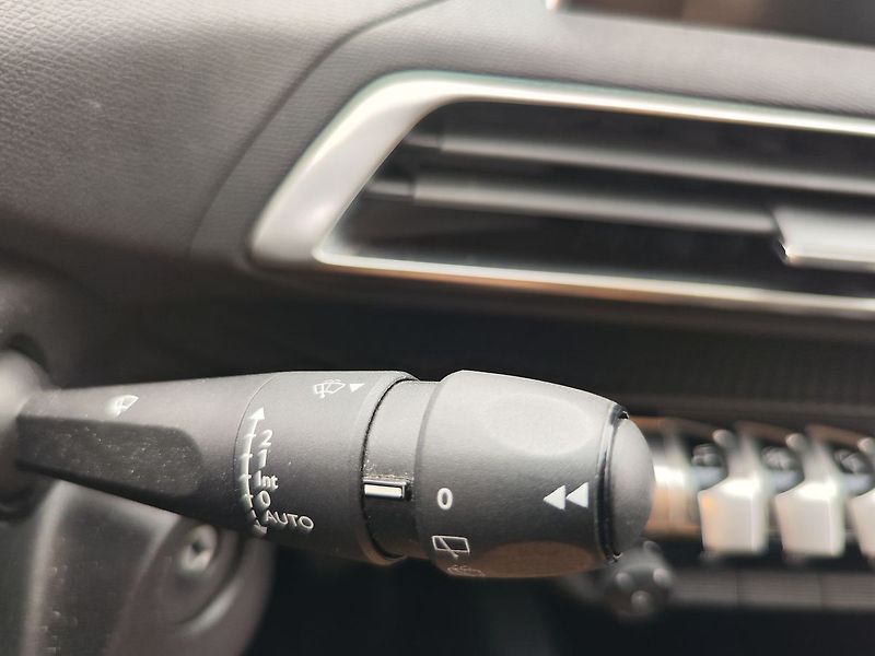 Peugeot 5008 1.5 HDI/96kW Servisováno - fotka 27 z 29