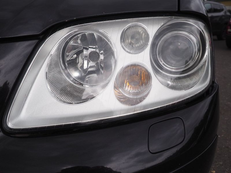 Volkswagen Touran (2003) 1.9 TDI 77 kW, DSG, Webasto - fotka 7 z 33