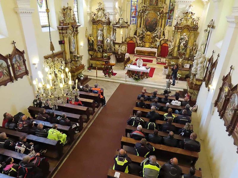 Motorkářské požehnání v Chýnově na Táborsku se konalo už posedmé v sobotu 18. května odpoledne.