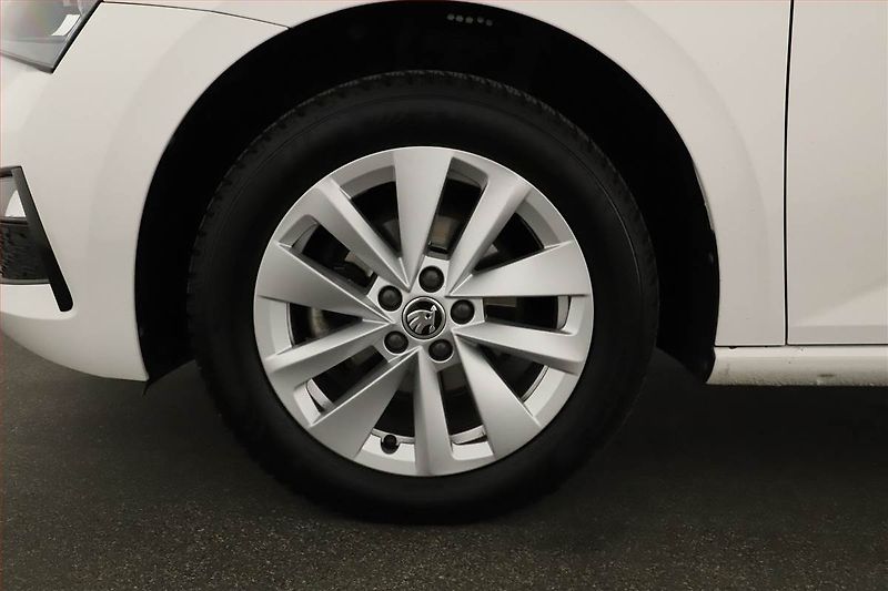 Škoda Scala (2023) Style 1.0 TSI, ČR,1.maj - fotka 12 z 16