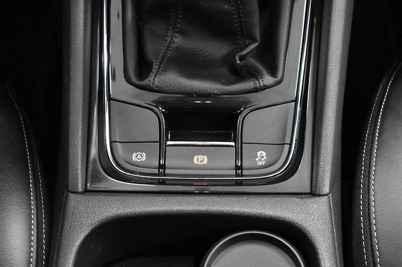 Škoda Karoq 1.6 TDI 85kW KAMERA*KESSY*ACC* - fotka 21 z 42