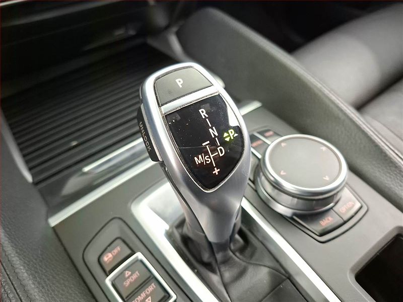 BMW X6 (2016) M Paket xDrive40d - fotka 15 z 24