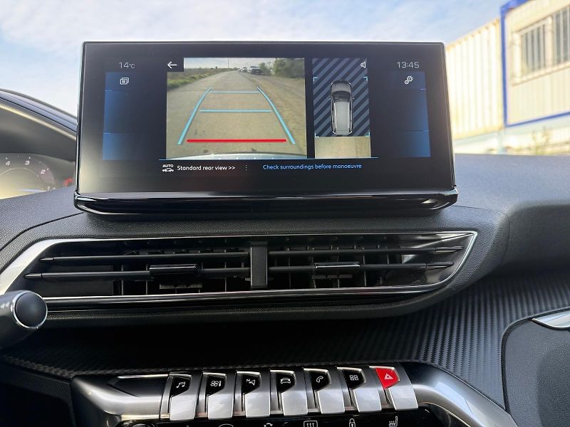Peugeot 5008 (2022) ALLURE 1.5BHDI 96kW CZ DPH   - fotka 10 z 11