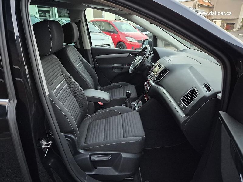 Volkswagen Sharan (2014) 2.0TDi 130KW Comfortline CUP - fotka 38 z 48