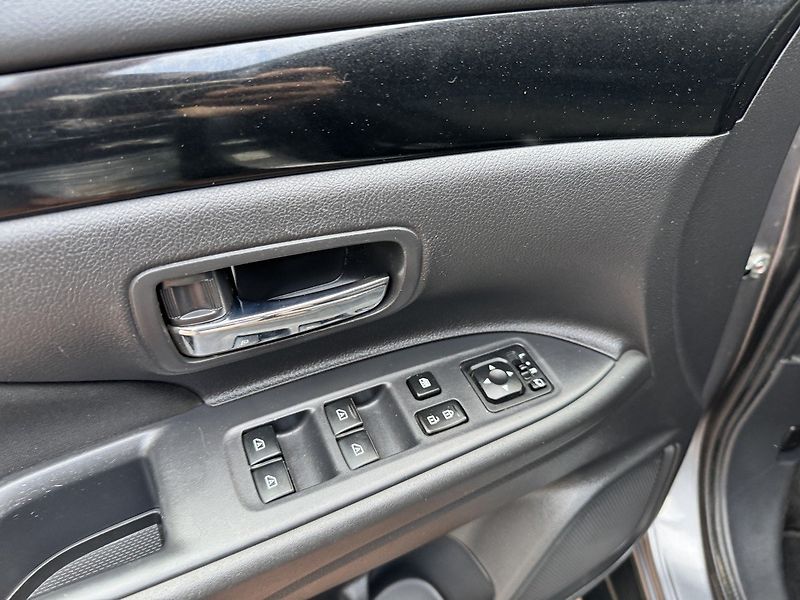 Mitsubishi Outlander (2019) 2.0i Mivec Navi Kamera - fotka 28 z 50