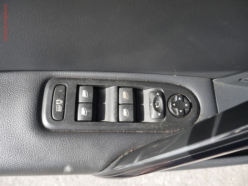 Peugeot 508 (2011) 2.0 HDi, AC, panor - fotka 12 z 18