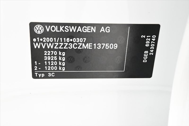 Volkswagen Passat 1,4 GTE 160 kW DSG Záruka až 5 - fotka 12 z 35