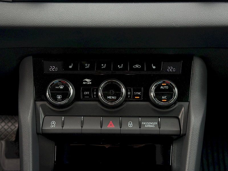 Škoda Karoq (2023) 1.5 TSI 110 kW DSG - fotka 11 z 24