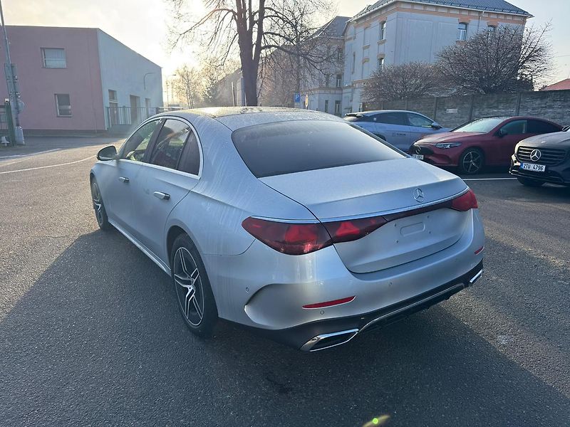 Mercedes-Benz Třídy E (2025) E 450 d 4MATIC - fotka 5 z 25