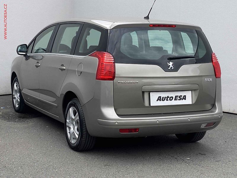 Peugeot 5008 (2011) 1.6 HDi, AC, temp - fotka 6 z 15