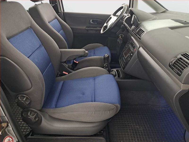 Volkswagen Sharan (2004) 1.9 TDI, po STK, Tažné - fotka 9 z 15