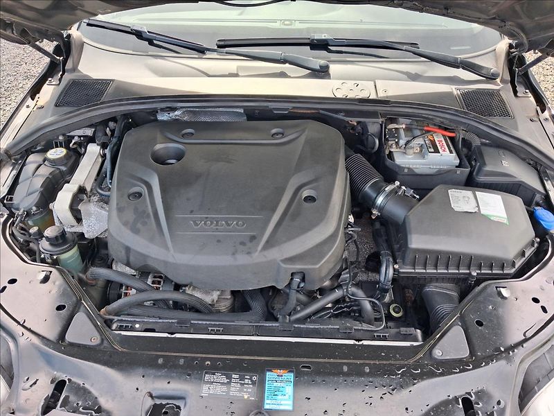 Volvo V70 2,0 133KW,servis,vada turba - fotka 14 z 14