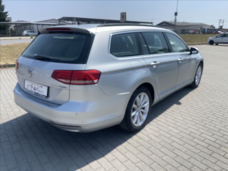 Volkswagen Passat 2,0 TDi 110kw Radar DSG GPS Hi - fotka 4 z 43