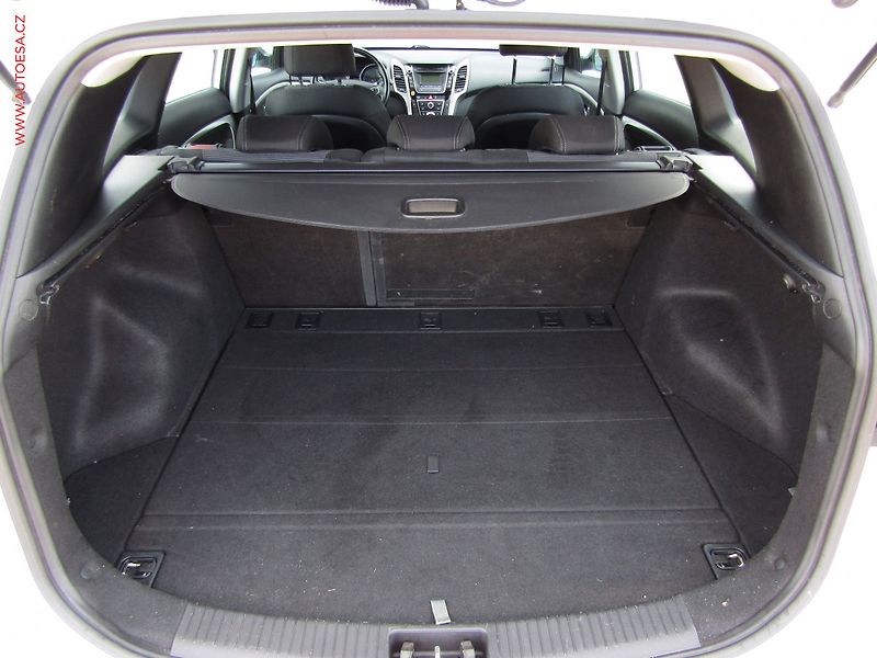 Hyundai i30 (2017) 1.6 GDi, ČR, AC, tempo, park - fotka 7 z 17
